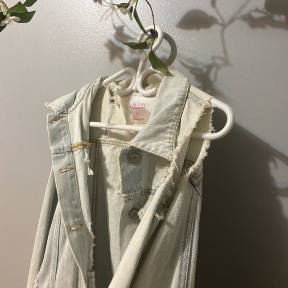 Cold Shoulder Jean jacket :) - Picture 3 of 5